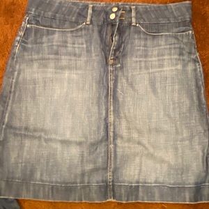 Banana Republic Jean skirt stretch, size 14